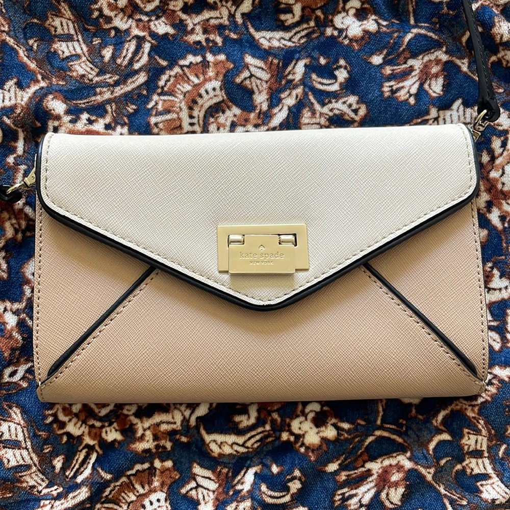 Cute Kate Spade Clutch to Crossbody